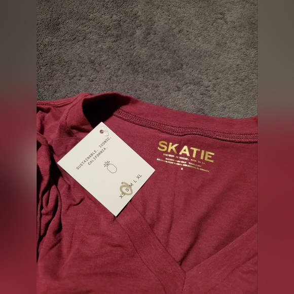 NWT Skatie 'Hubby Tee' shirt size S (small), Spice Red - Picture 7 of 13